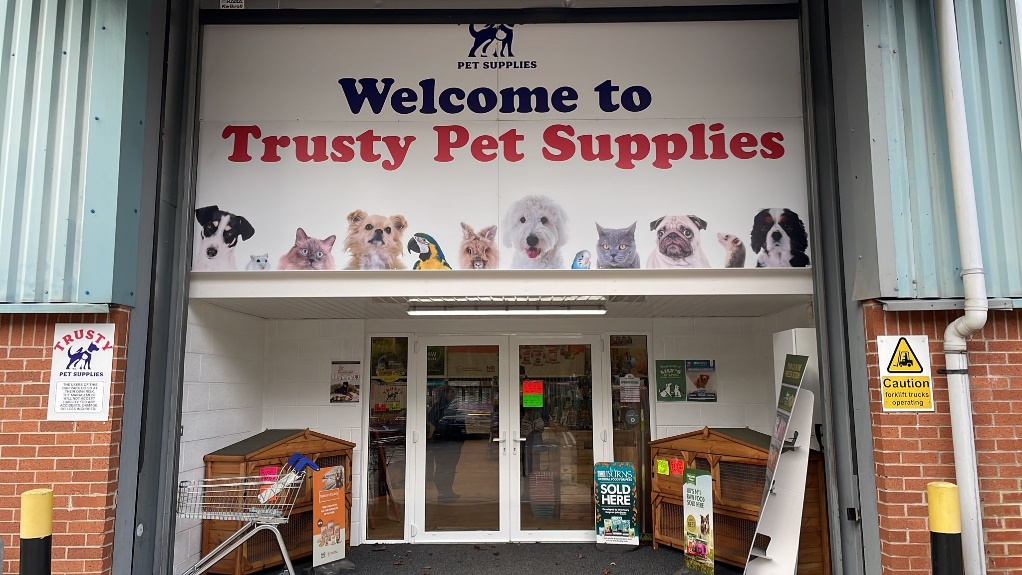 Trusty Pet Supplies Receives Retailer of the Month Award Katzenworld